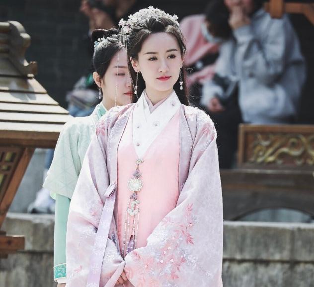 袁冰妍是不是喜欢成毅(袁冰妍和成毅为什么避嫌) 袁冰妍是不是喜欢成毅(袁冰妍和成毅为什么避嫌)